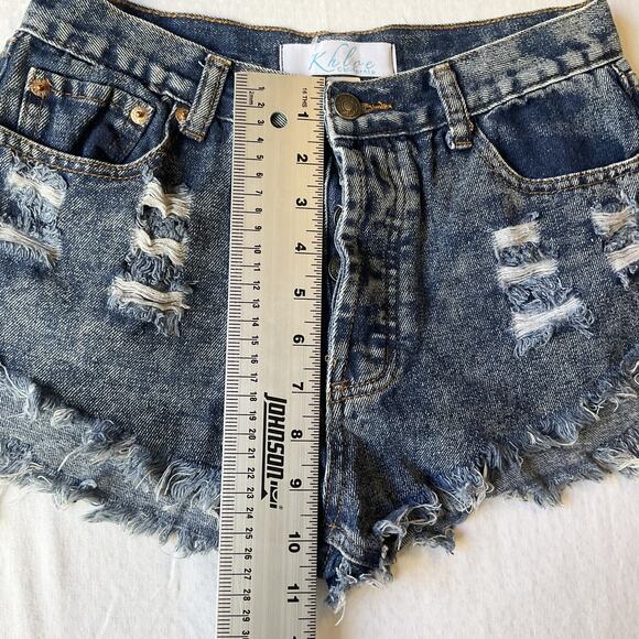 Khloe California Women Shorts M Blue Denim Cutoff Distressed Frayed Hem 1.5" - Picture 9 of 11